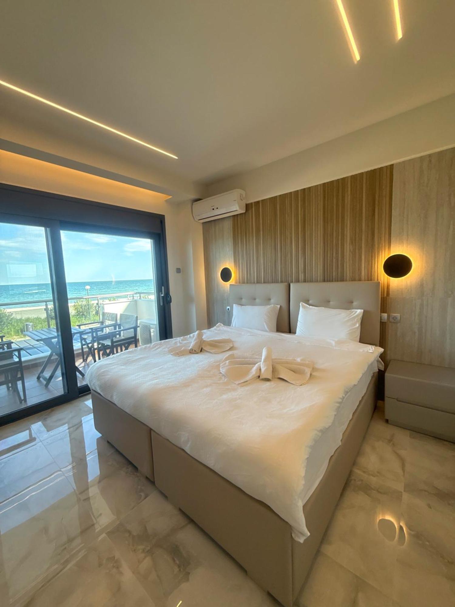 Aqua Mare Luxury Apartments Paralía Dış mekan fotoğraf